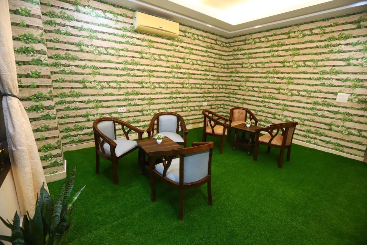 Hotel Nature View Green Park Metro Couple Friendly Neu-Delhi Exterior foto